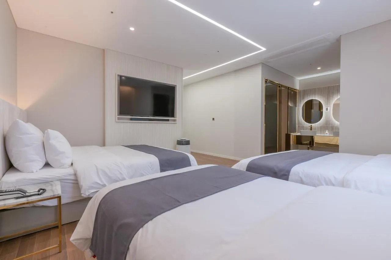 Denbasta Central Hotel Seomyeon Busan 2*,