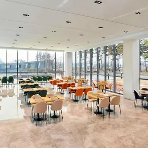 Ibis Styles Ambassador Airport T2 Отель